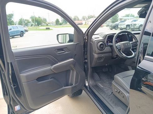 Certified 2025 Chevrolet Colorado Trail Boss AWD/4WD image 10