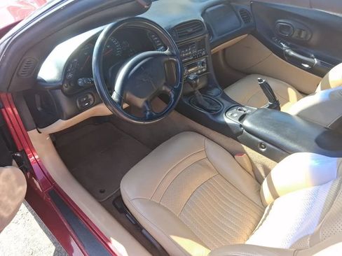 Used 2000 Chevrolet Corvette Coupe w/ Memory Pkg RWD image 8