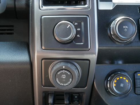 Used 2019 Ford F150 XLT w/ Equipment Group 302A Luxury AWD/4WD image 28