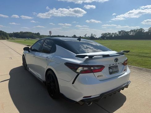 Used 2022 Toyota Camry TRD w/ TRD Package w/JBL Audio FWD image 5