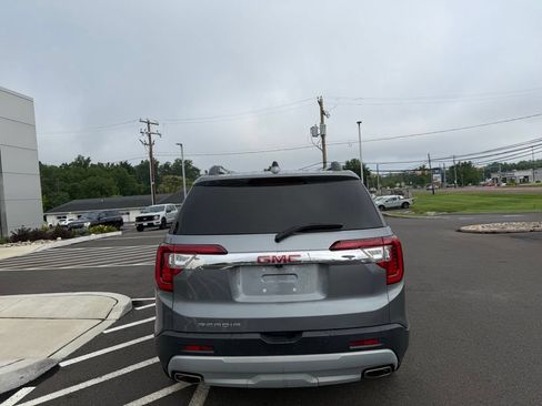 Used 2022 GMC Acadia SLE w/ Driver Convenience Package FWD image 8