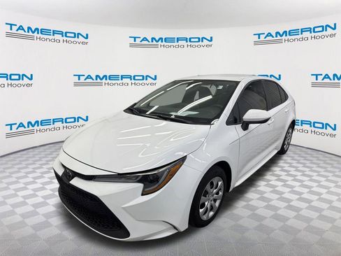 Used 2020 Toyota Corolla LE image 1
