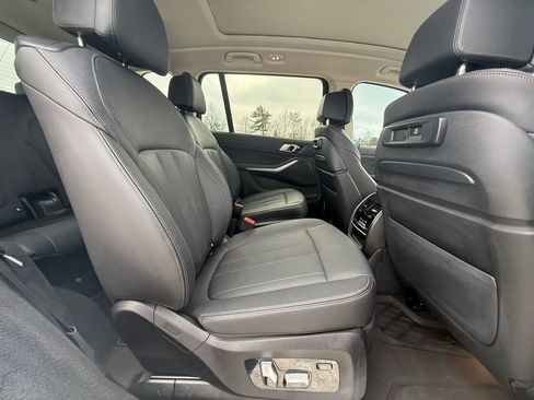 Used 2022 BMW X7 xDrive40i w/ Luxury Seating Package image 34
