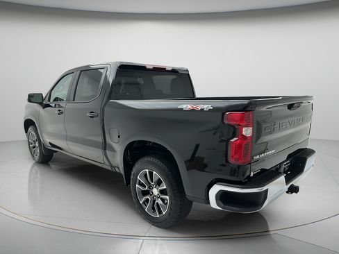Used 2024 Chevrolet Silverado 1500 LT AWD/4WD image 7