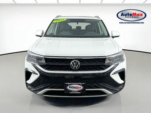 Used 2022 Volkswagen Taos SE image 5