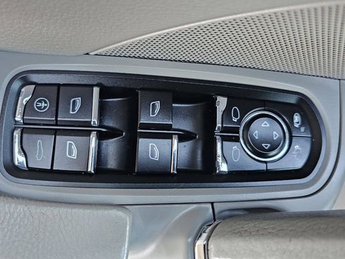 Used 2012 Porsche Cayenne AWD/4WD image 22