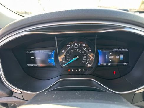 Used 2015 Ford Fusion SE FWD image 17