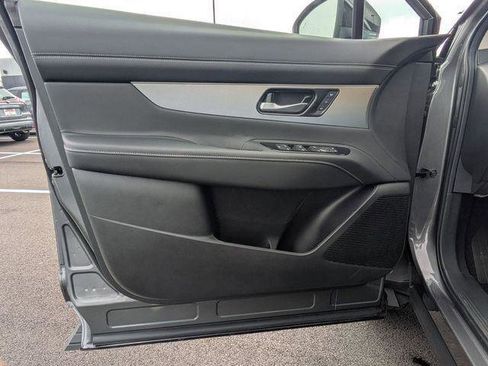 Used 2025 Nissan Murano SL AWD/4WD image 13
