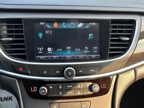 Used 2017 Buick LaCrosse Essence FWD image 20