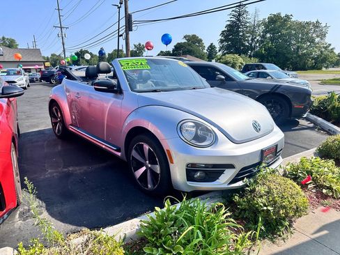 Used 2013 Volkswagen Beetle 2.0T image 1