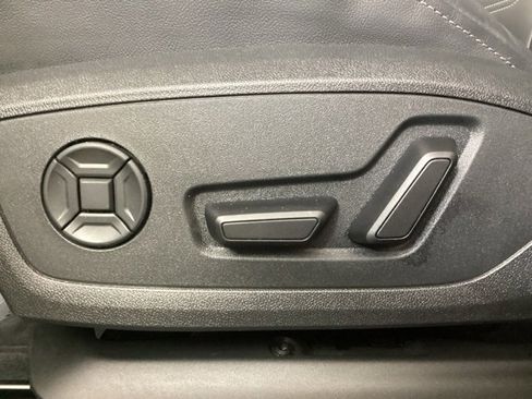 Used 2025 Audi Q3 2.0T Premium w/ Convenience Package image 14