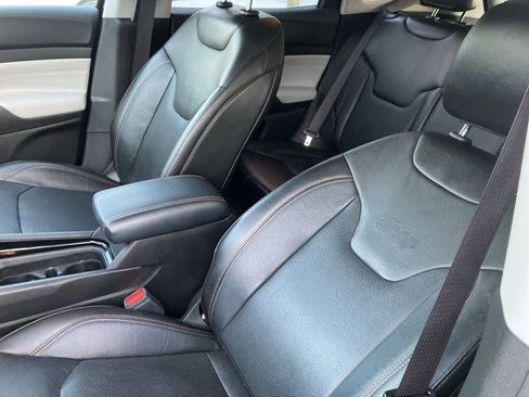 Certified 2022 Jeep Compass Limited image 11