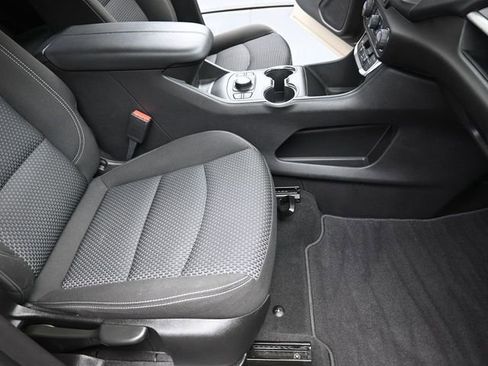 Used 2023 GMC Terrain SLE w/ Driver Convenience Package image 26