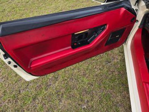 Used 1987 Chevrolet Corvette Convertible RWD image 19