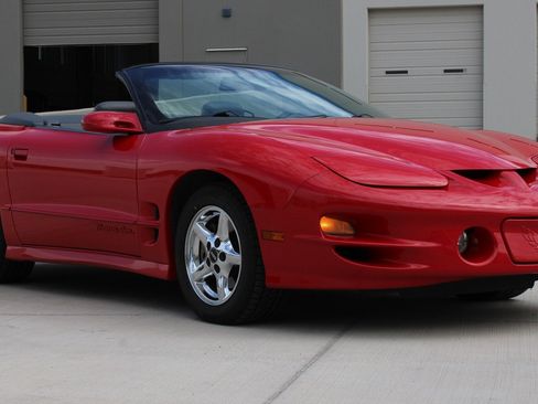 Used 1999 Pontiac Firebird Trans Am RWD image 4