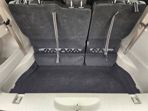 Used 2024 Chrysler Pacifica Touring-L image 32