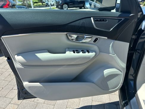 Used 2020 Volvo XC90 T6 Momentum AWD/4WD image 8