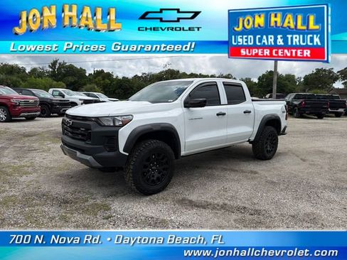 Used 2023 Chevrolet Colorado Trail Boss w/ Technology Package AWD/4WD image 2