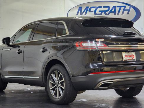 Used 2022 Lincoln Nautilus Standard image 10