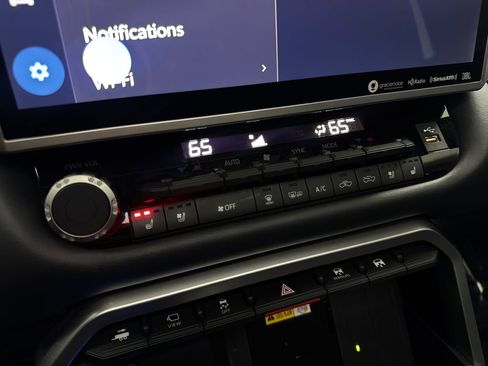 Used 2022 Toyota Tundra Platinum w/ Advanced Package image 68