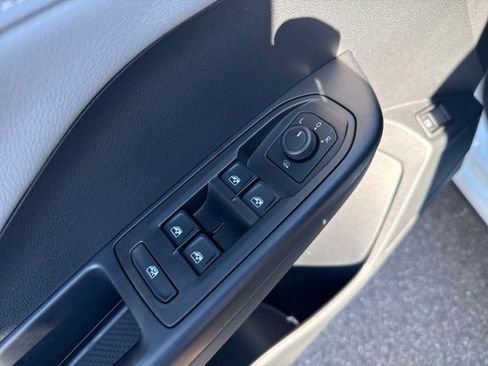 Used 2024 Volkswagen Taos SE AWD/4WD image 10