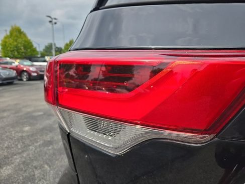 Used 2018 Toyota Highlander Limited Platinum AWD/4WD image 11