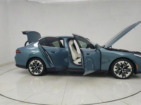 Used 2026 BMW 540i xDrive image 76