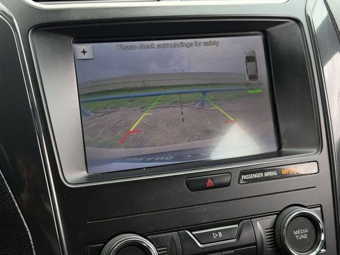 Used 2019 Ford Explorer XLT w/ Equipment Group 201A image 20