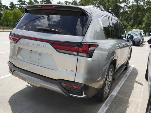 Used 2022 Lexus LX 600 4WD w/ Accessory Package (Z1) image 6