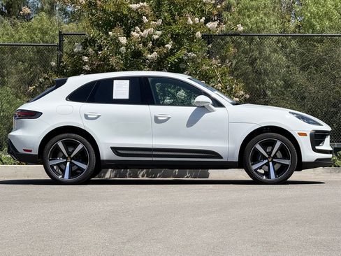 Used 2026 Porsche Macan AWD/4WD image 8