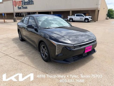 Certified 2025 Kia K4 FWD image 1