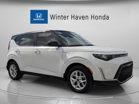 Used 2023 Kia Soul S image 1