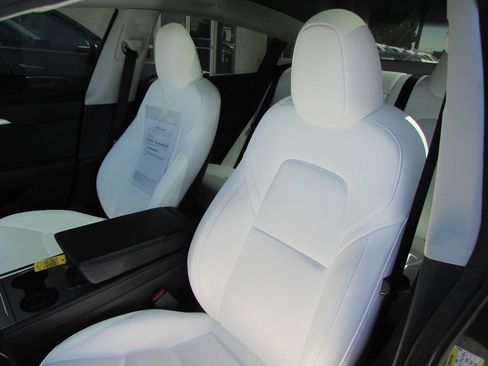 Used 2023 Tesla Model 3 Standard Range RWD image 14