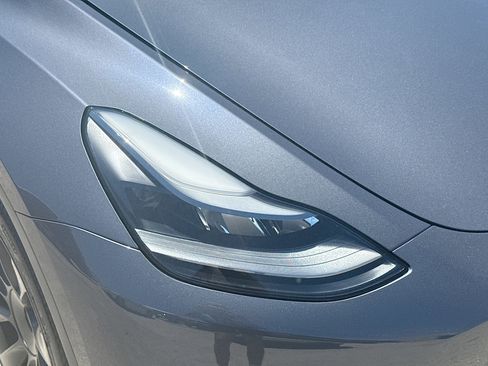 Used 2023 Tesla Model Y 2WD image 35