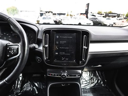 Used 2019 Volvo XC40 T5 Momentum AWD/4WD image 22
