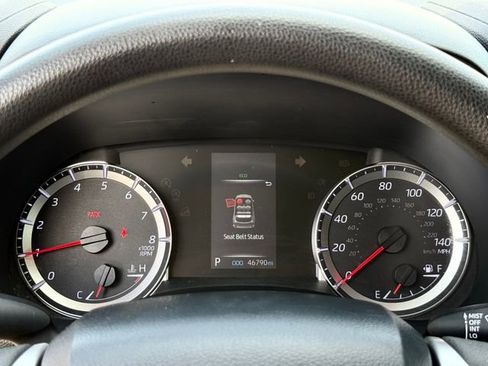 Used 2022 Toyota Highlander L FWD image 18