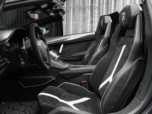 Used 2021 Lamborghini Aventador SVJ image 19