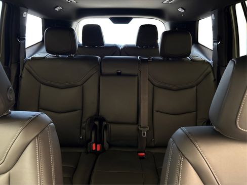 New 2025 Cadillac XT6 Luxury image 16