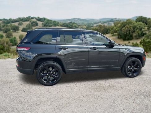 Used 2024 Jeep Grand Cherokee Limited w/ Black Appearance Package RWD image 10
