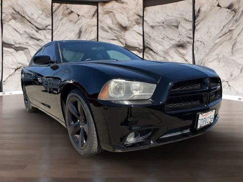 Used 2014 Dodge Charger R/T image 3
