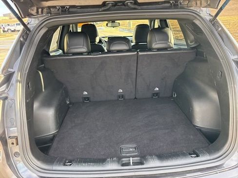 Used 2024 Jeep Compass Latitude image 11