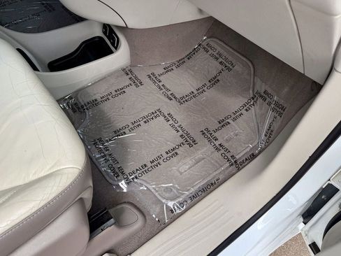 Used 2017 Chrysler Pacifica Touring-L FWD image 21