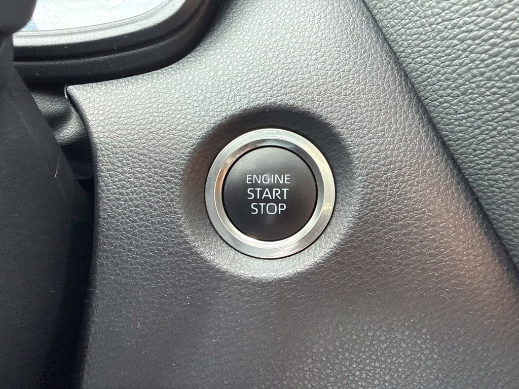 Used 2025 Toyota Corolla LE w/ Convenience Package FWD image 21