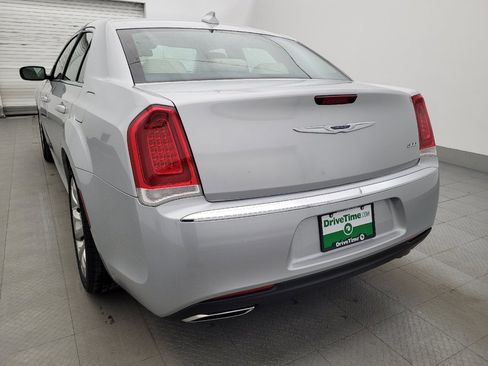 Used 2019 Chrysler 300 Touring L w/ Quick Order Package 22F RWD image 5