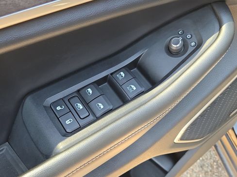Used 2021 Jeep Grand Cherokee L Limited AWD/4WD image 23