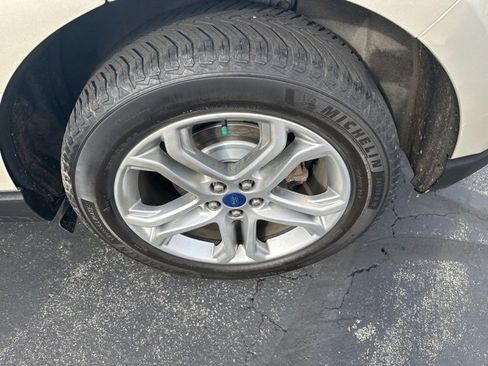 Used 2017 Ford Edge Titanium w/ Technology Package image 25