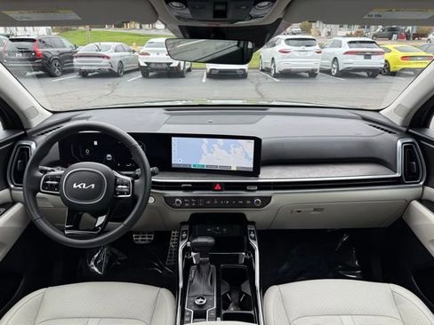 Used 2025 Kia Sorento SX image 22