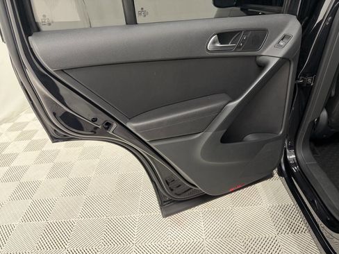 Used 2016 Volkswagen Tiguan S image 27