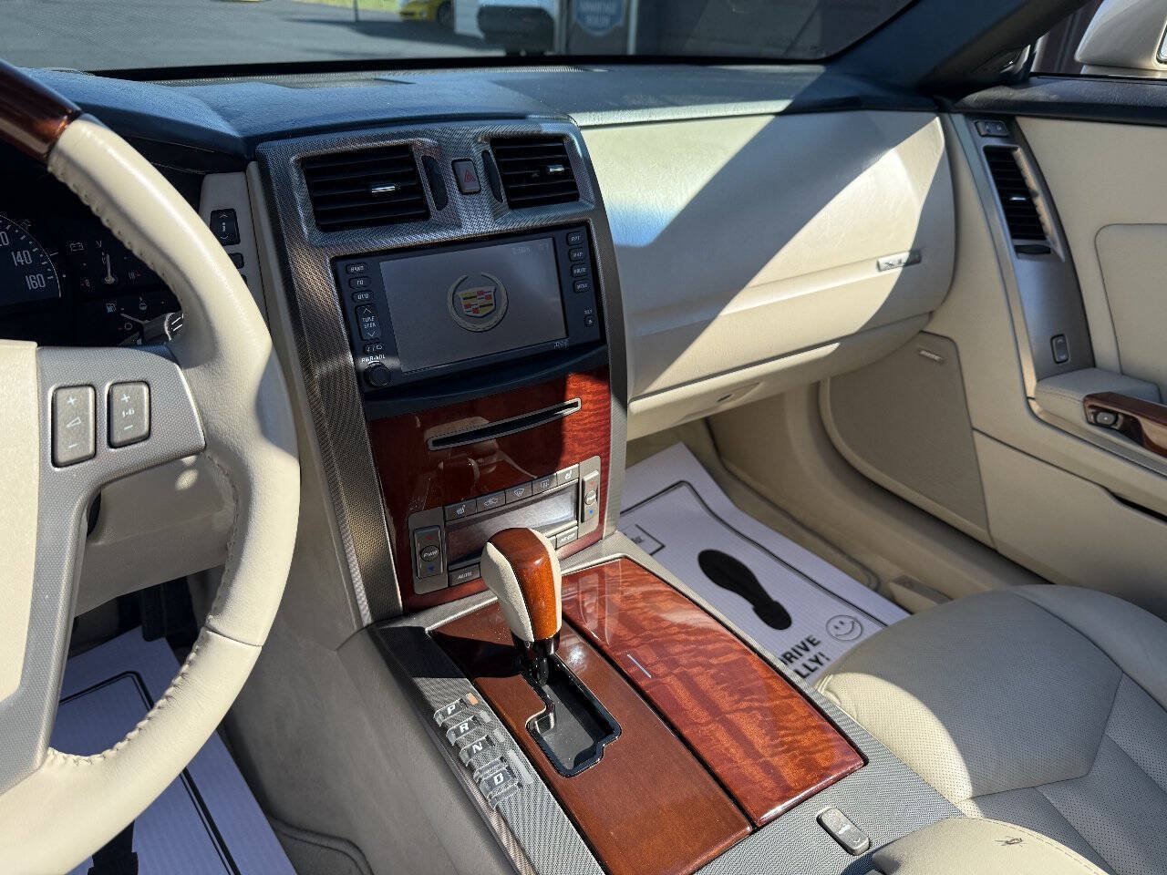 Used 2006 Cadillac XLR RWD image 76