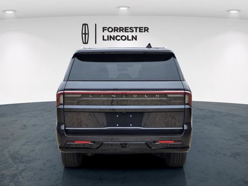 New 2025 Lincoln Navigator L Reserve image 4